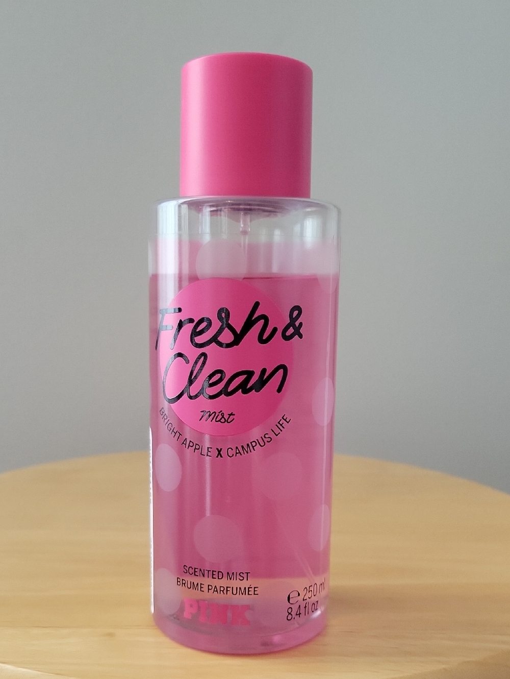 PINK by Victoria's Secret Fresh & Clean Scented Mist Spray 8.4 FL oz READ